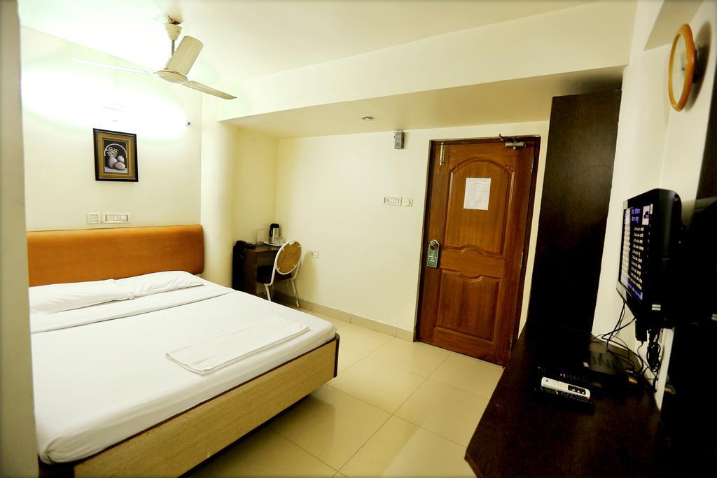 Hotel Swagath Residency Hyderabad Exterior photo